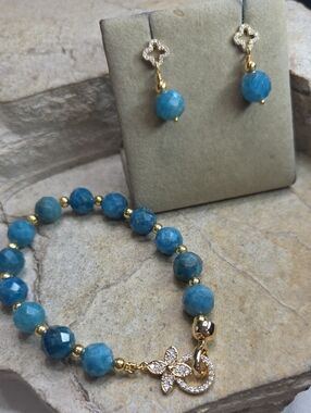 Gold Floral Clasp Blue Faceted Apatite Gemstone Beaded Bracelet and Earring Set